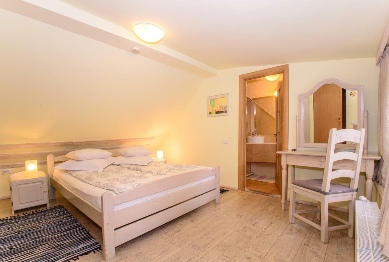 Mango Rooms Brasov Exterior photo