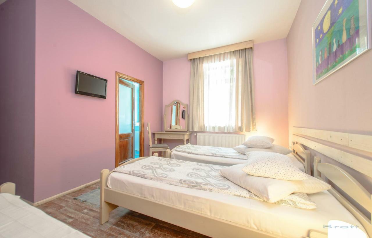 Mango Rooms Brasov Exterior photo
