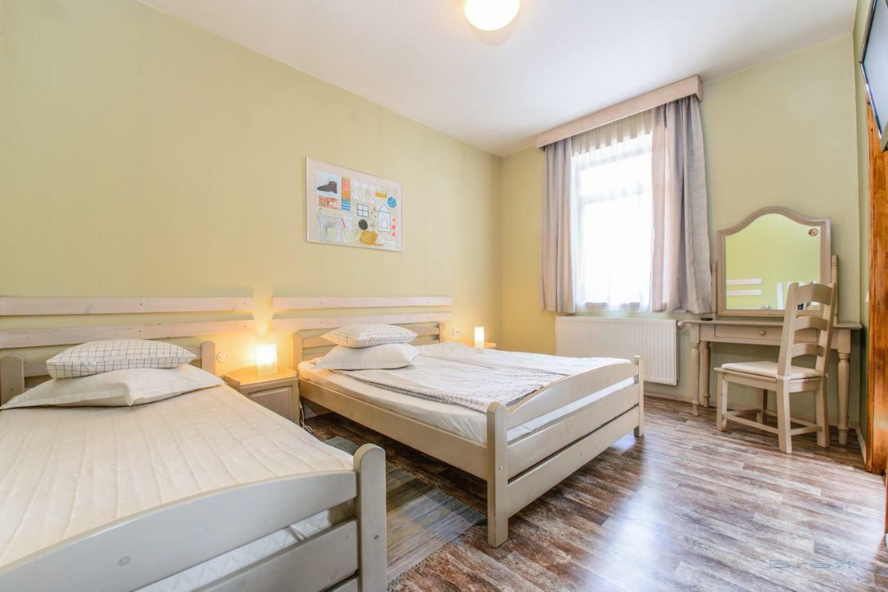 Mango Rooms Brasov Exterior photo